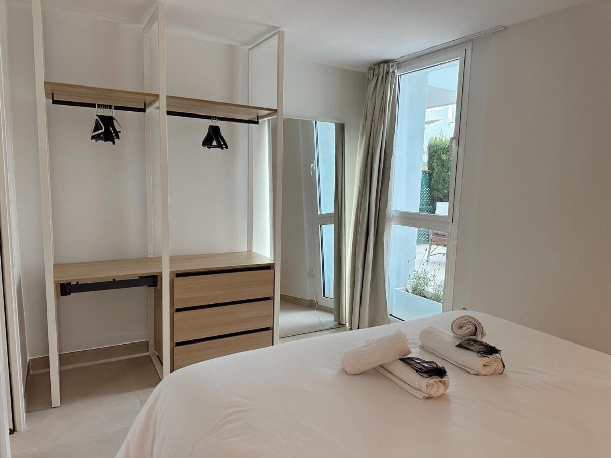 Marbella Hideaway Bbq, Pool & Best Walking Distance Beaches Apartemen *